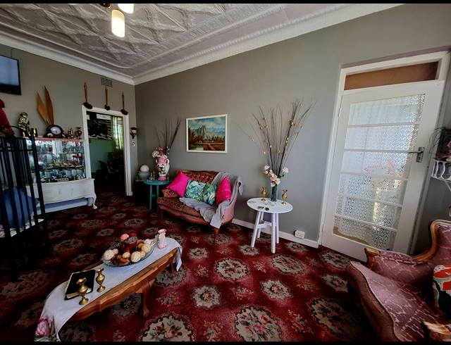 2 BEDROOM APARTMENT FOR SALE IN SPRINGS CENTRAL